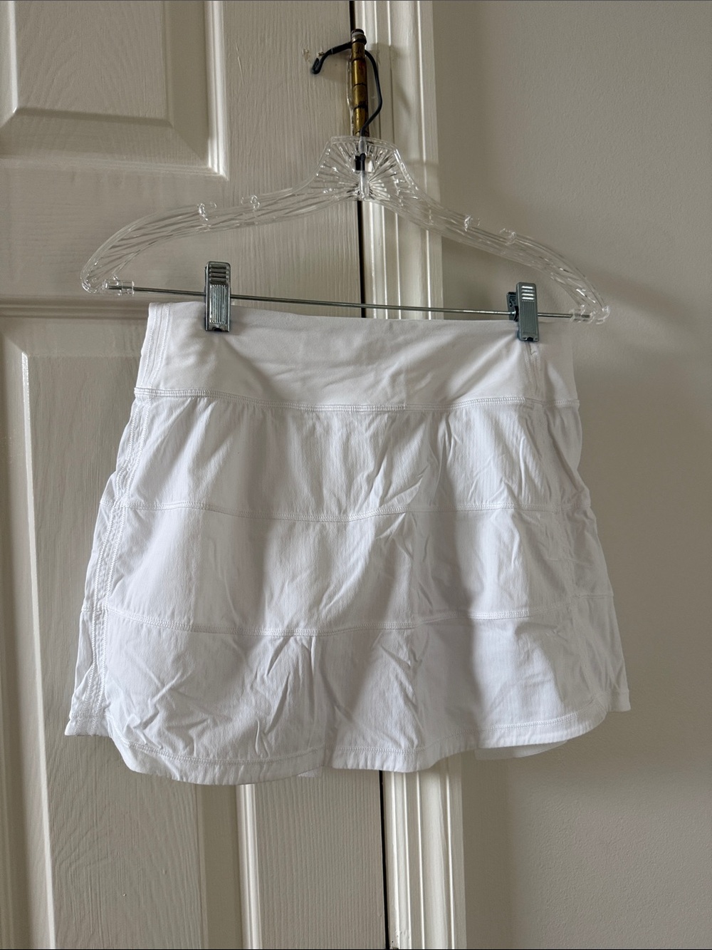 white lululemon pace rival skirt